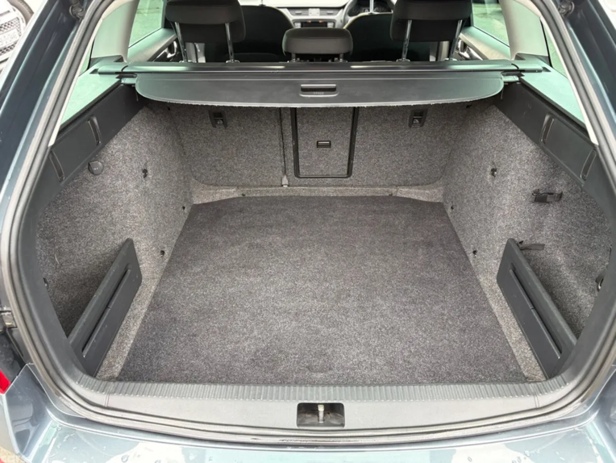 Skoda Octavia Estate, Diesel, 2016, Grey