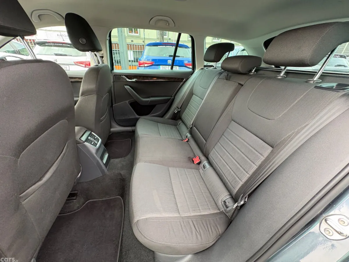 Skoda Octavia Estate, Diesel, 2016, Grey
