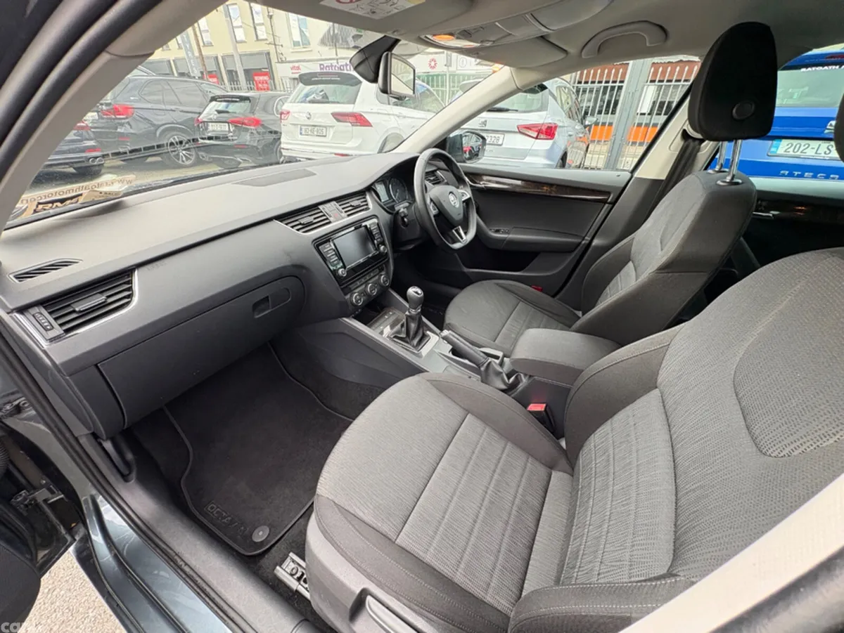 Skoda Octavia Estate, Diesel, 2016, Grey
