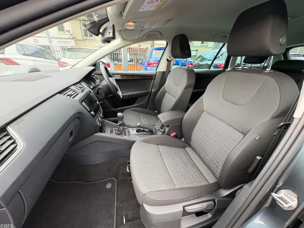 Skoda Octavia Estate, Diesel, 2016, Grey