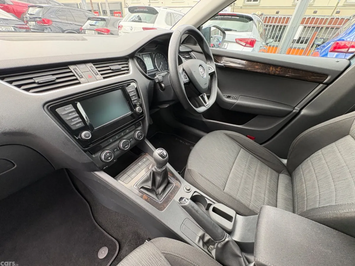 Skoda Octavia Estate, Diesel, 2016, Grey