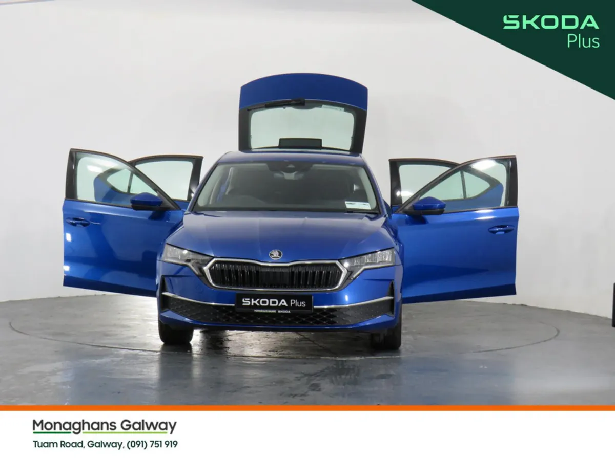 Skoda Octavia Hatchback, Diesel, 2024, Blue