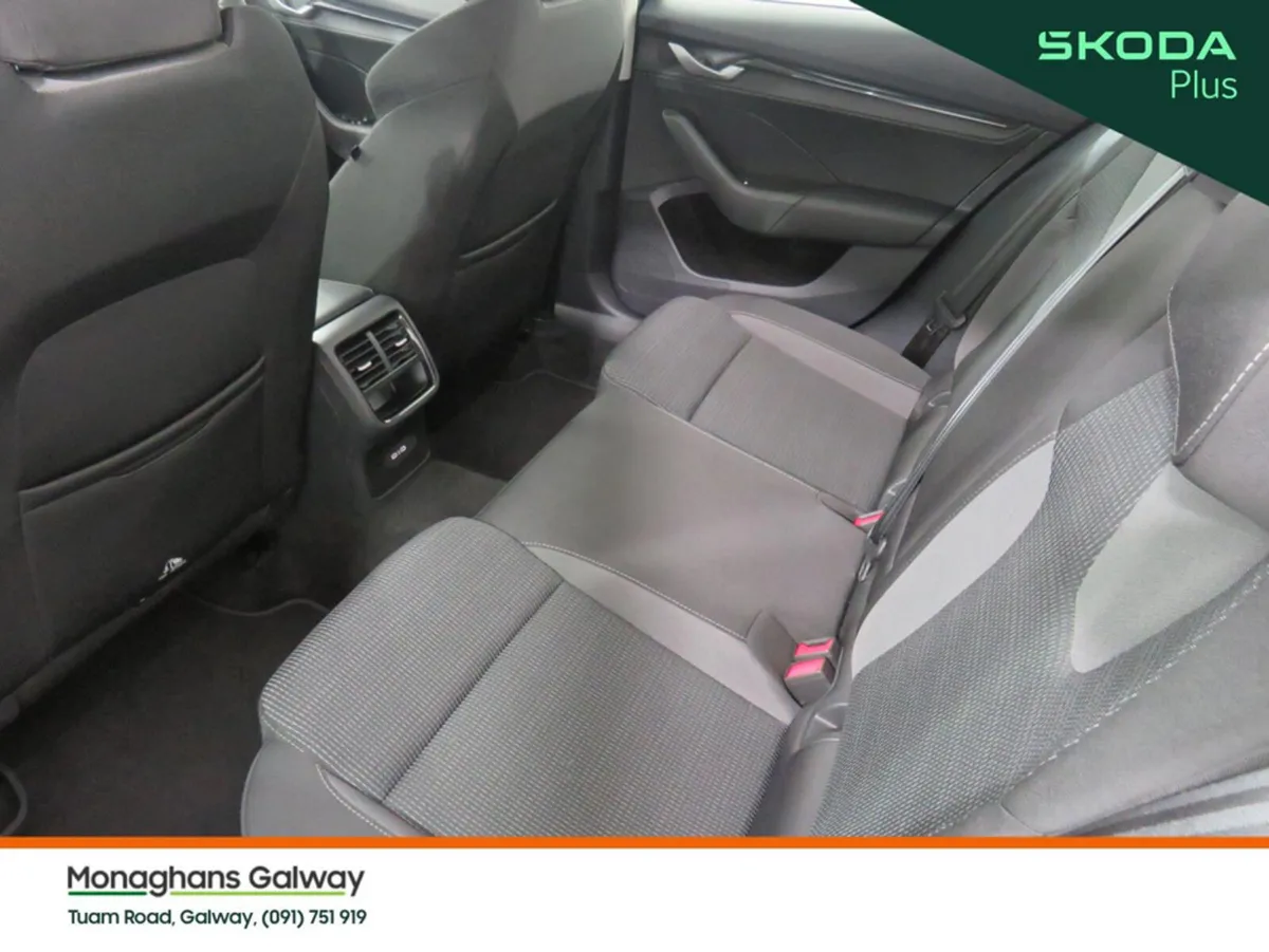 Skoda Octavia Hatchback, Diesel, 2024, Blue