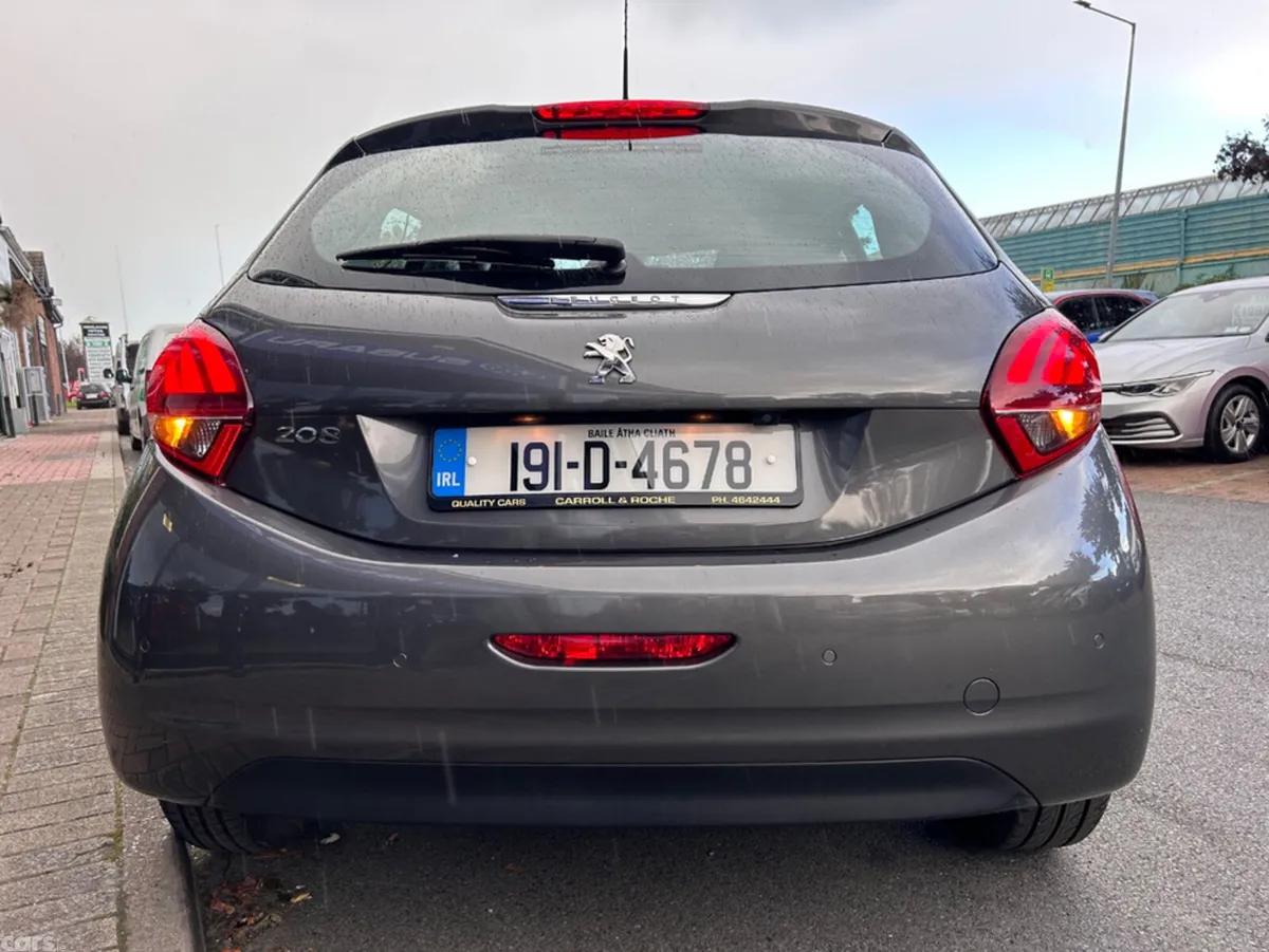 Peugeot 208 Hatchback, Petrol, 2019, Grey