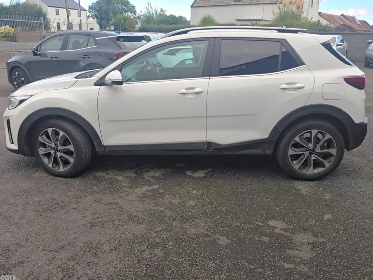 Kia Stonic SUV, Petrol Hybrid, 2026, White