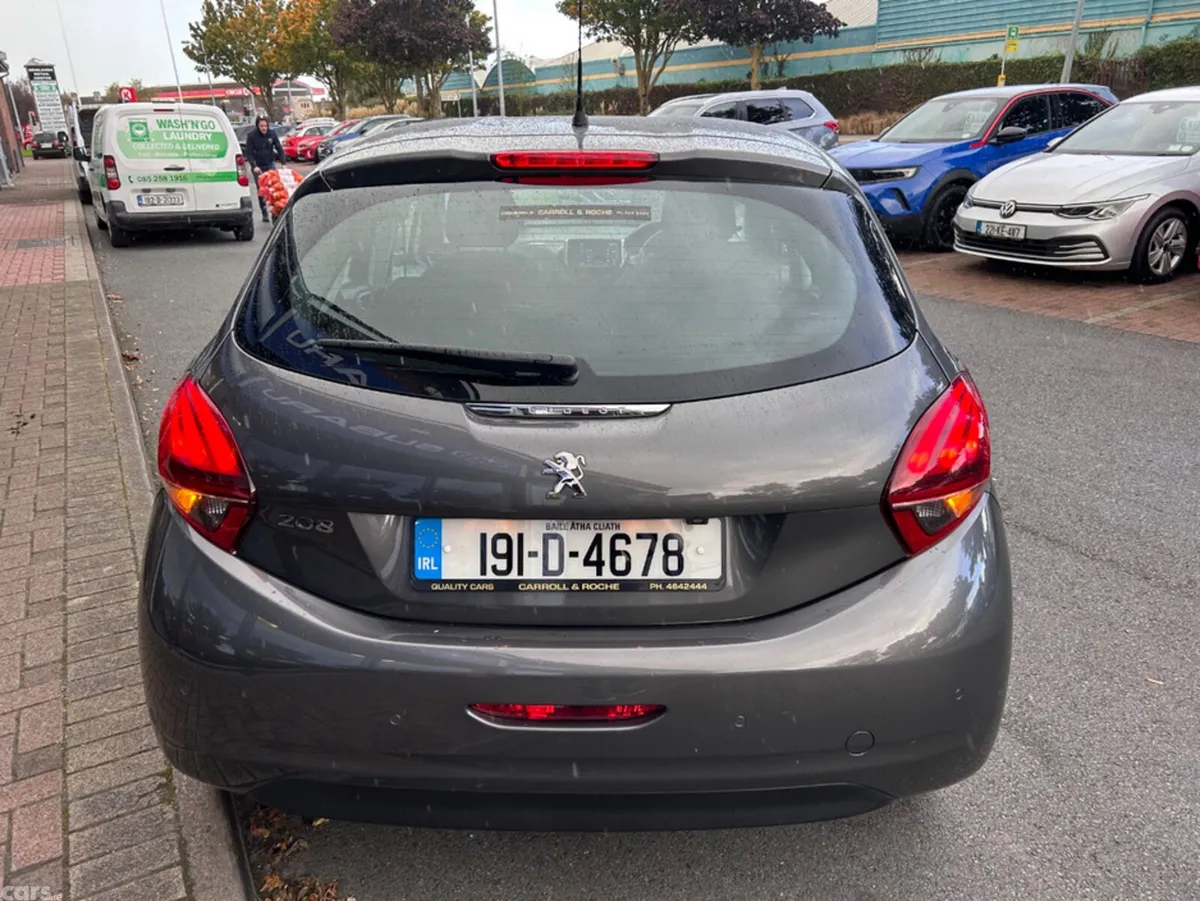 Peugeot 208 Hatchback, Petrol, 2019, Grey
