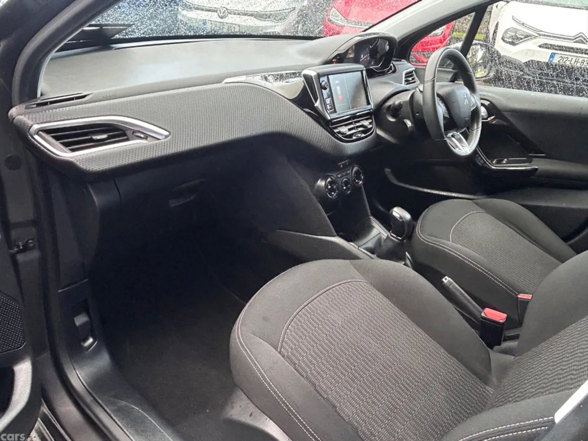 Peugeot 208 Hatchback, Petrol, 2019, Grey