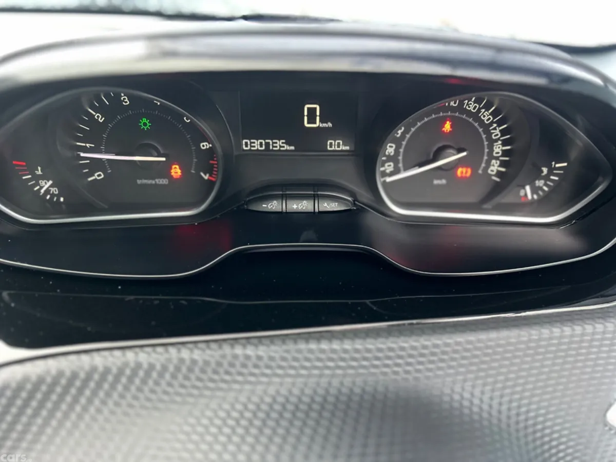 Peugeot 208 Hatchback, Petrol, 2019, Grey