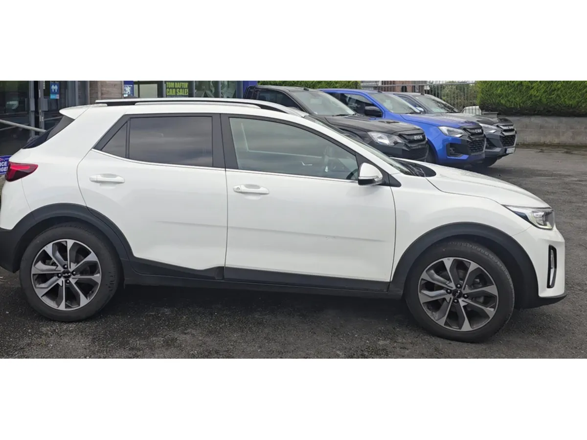 Kia Stonic SUV, Petrol Hybrid, 2026, White