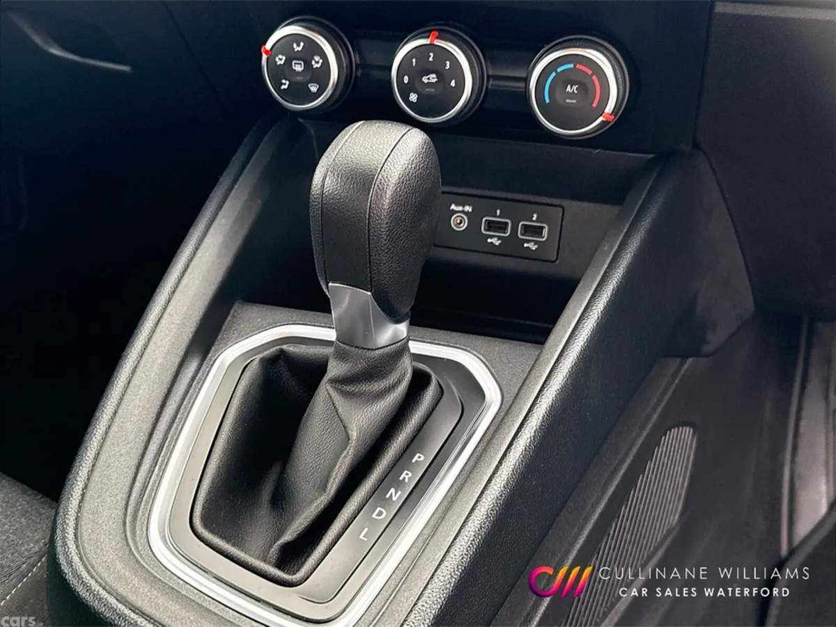 Renault Clio Hatchback, Petrol, 2023, Grey