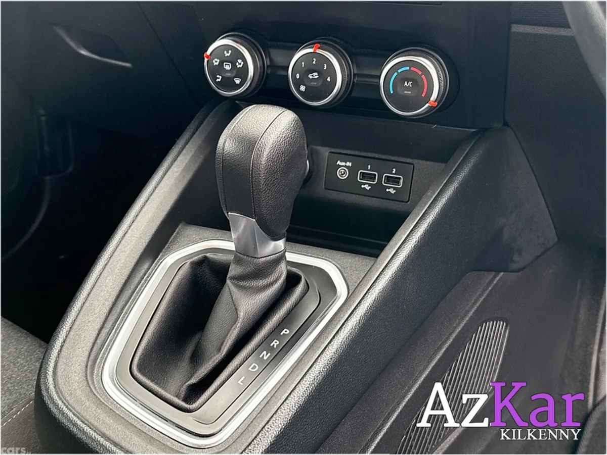 Renault Clio Hatchback, Petrol, 2023, Grey