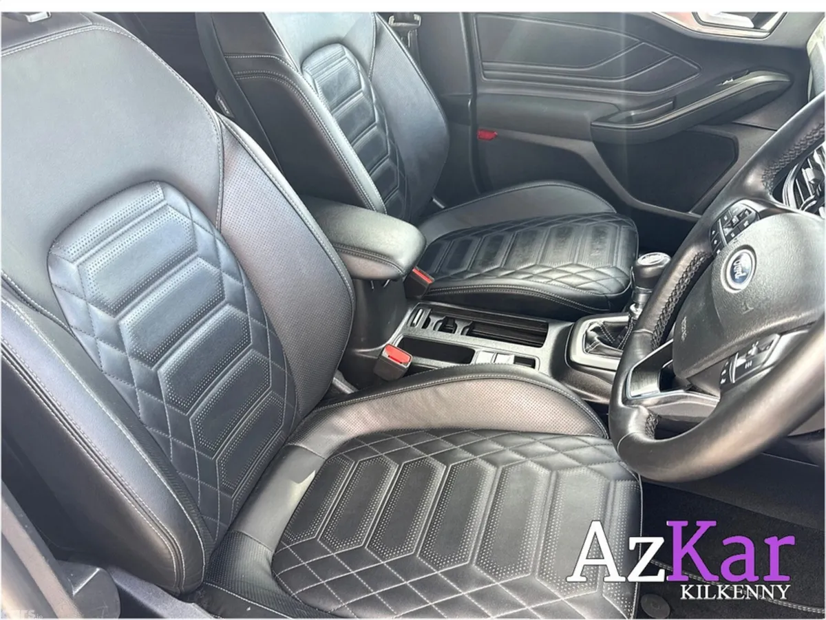 Ford Focus Hatchback, Petrol, 2024, Blue