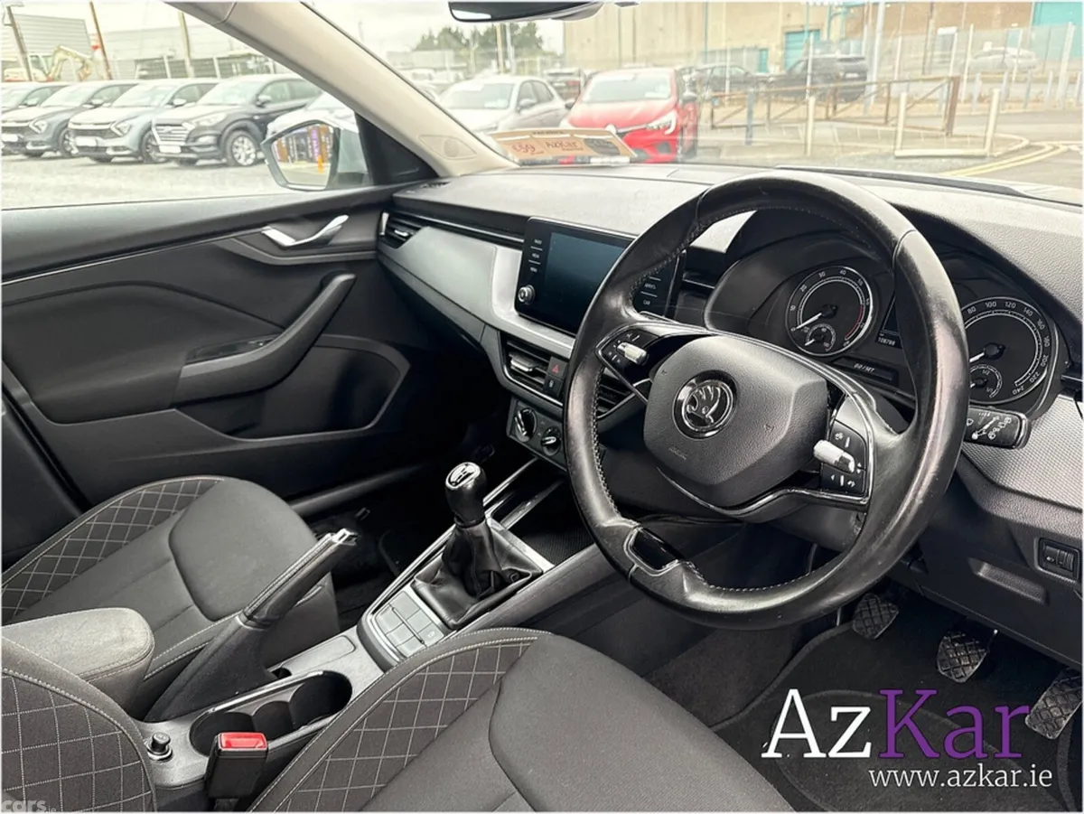 Skoda Kamiq Hatchback, Petrol, 2023, Grey