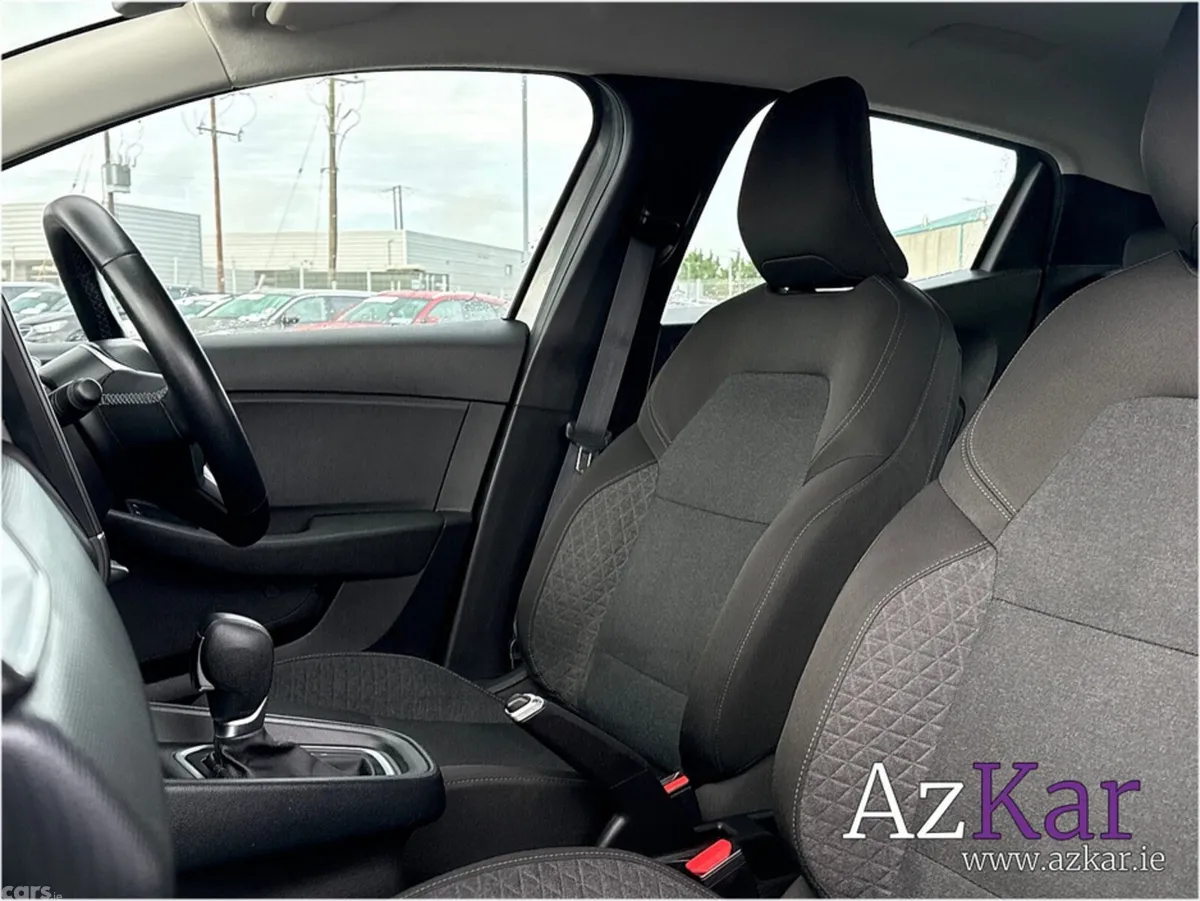 Renault Clio Hatchback, Petrol, 2023, Grey