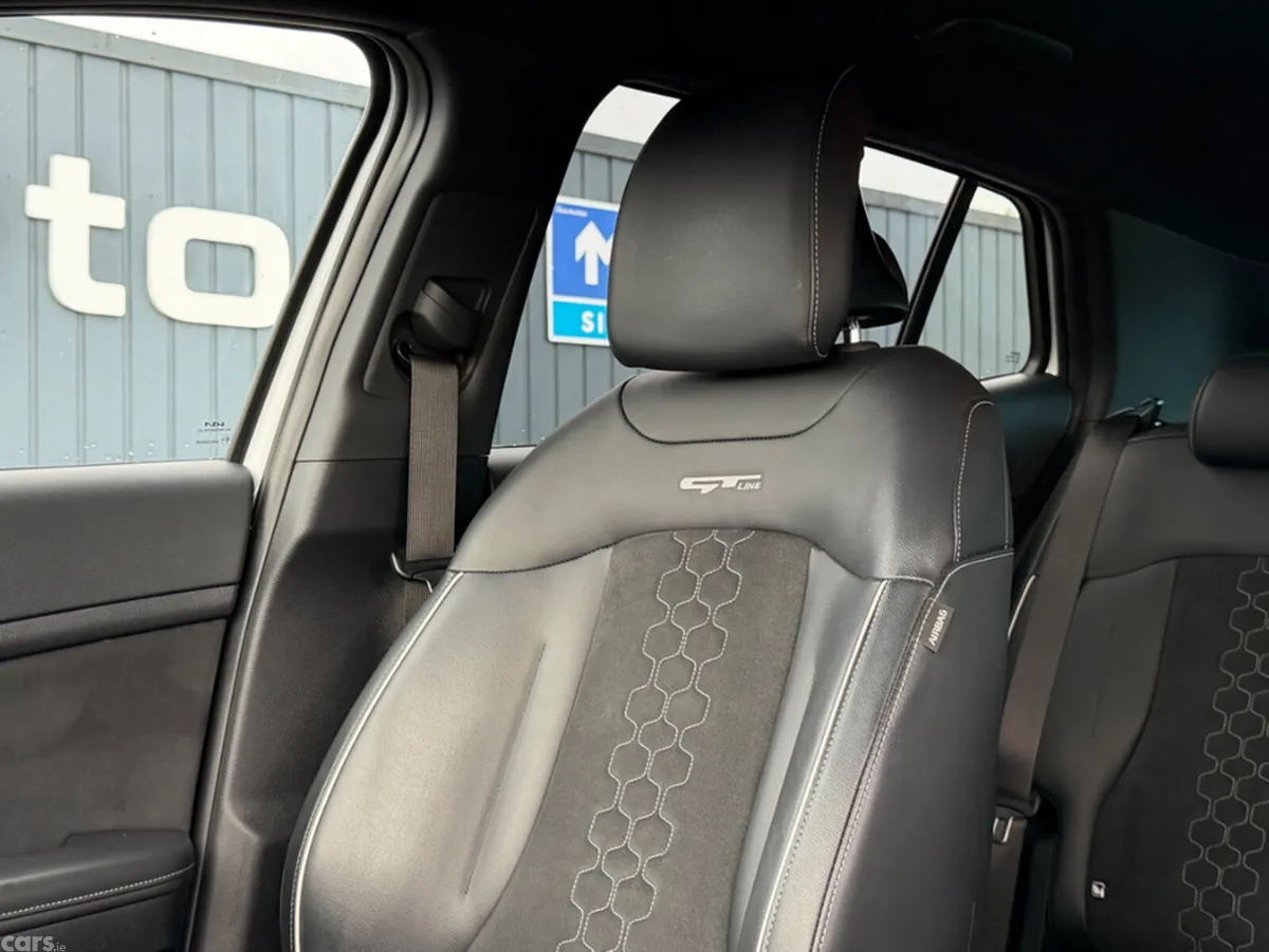 Kia Sportage SUV, Petrol Hybrid, 2022, White