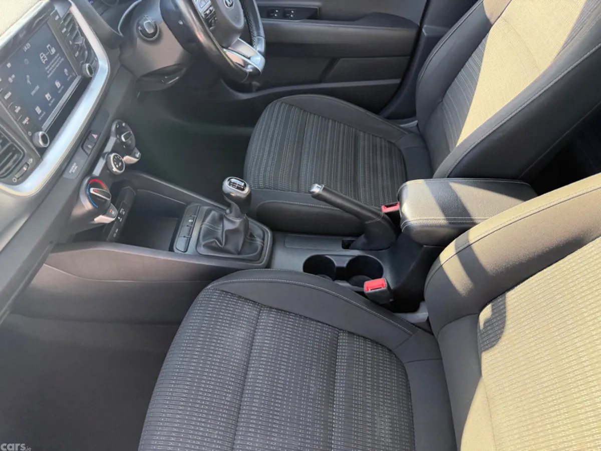 Kia Stonic SUV, Petrol, 2018, Grey