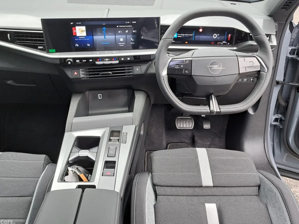 Opel Grandland SUV, Petrol Hybrid, 2027, Grey