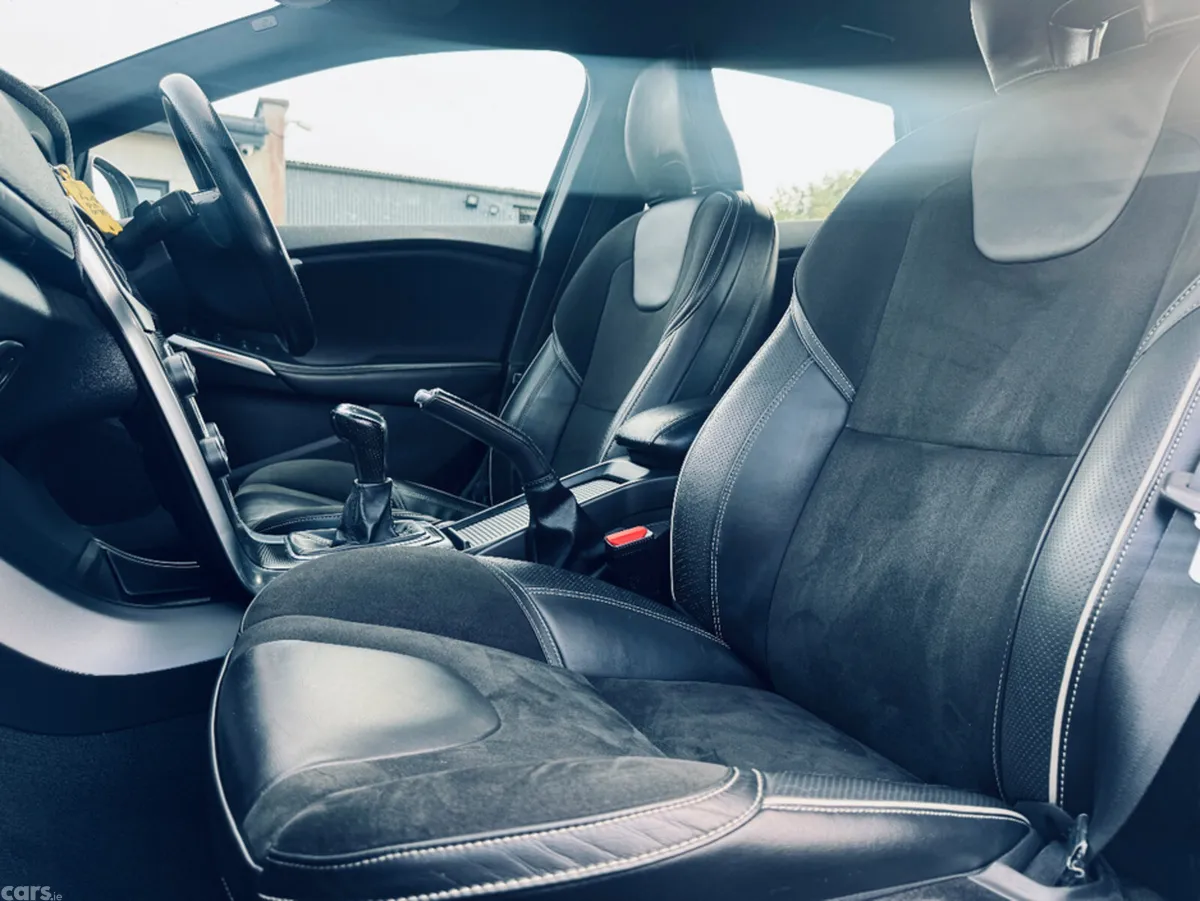 Volvo V40 Hatchback, Diesel, 2016, Grey