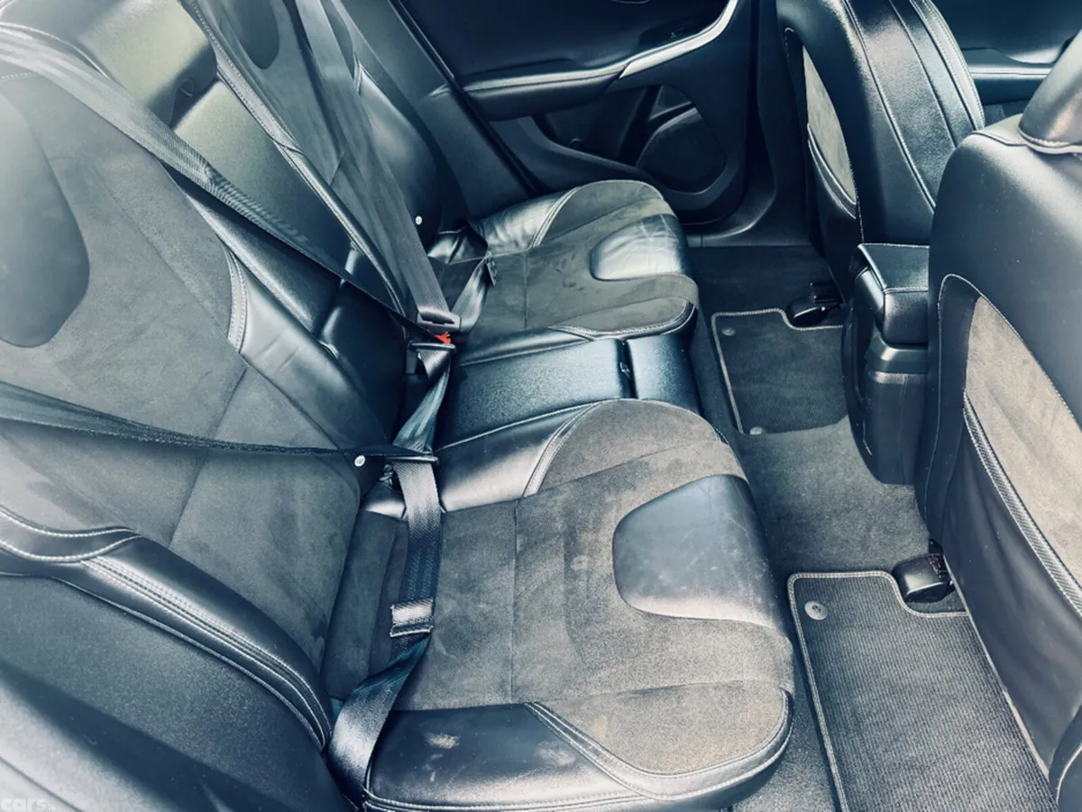 Volvo V40 Hatchback, Diesel, 2016, Grey