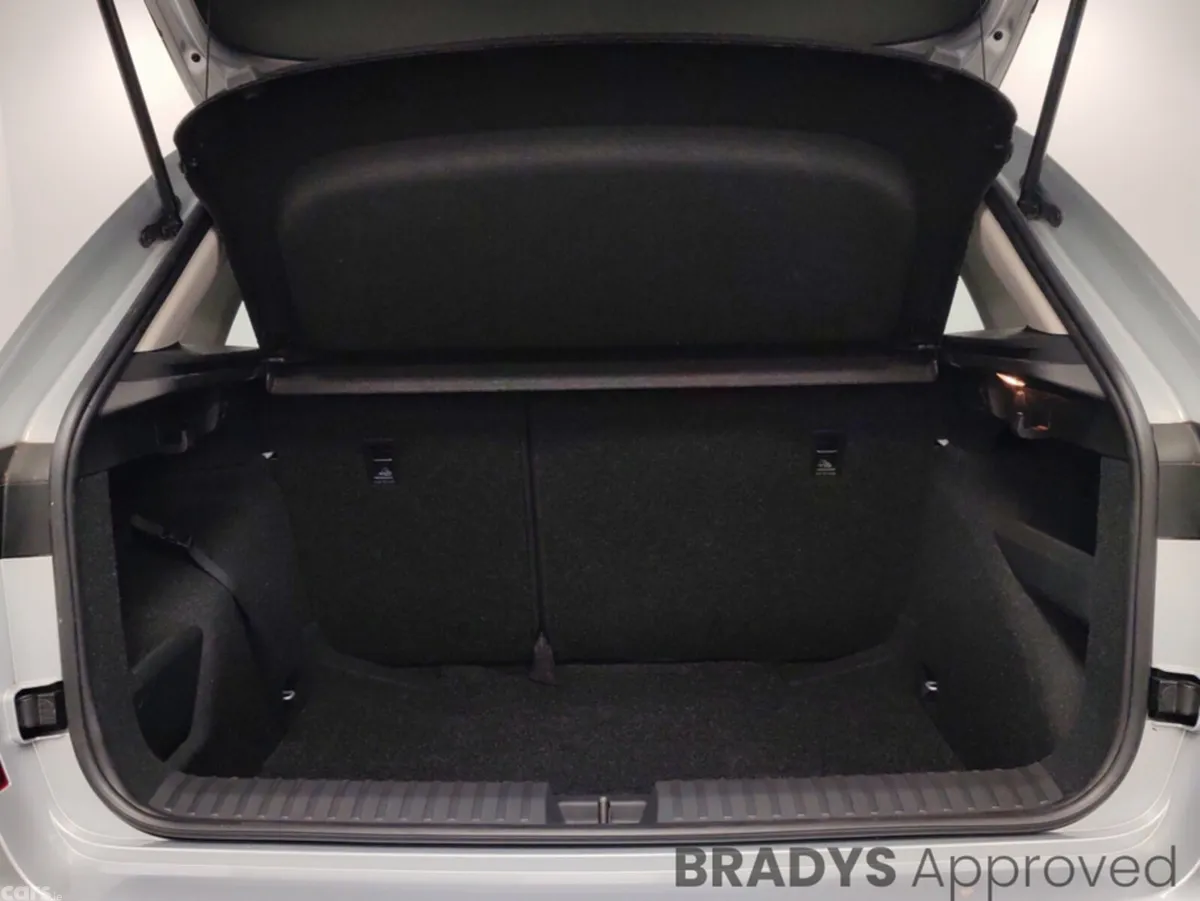 Skoda Kamiq Hatchback, Petrol, 2026, Grey