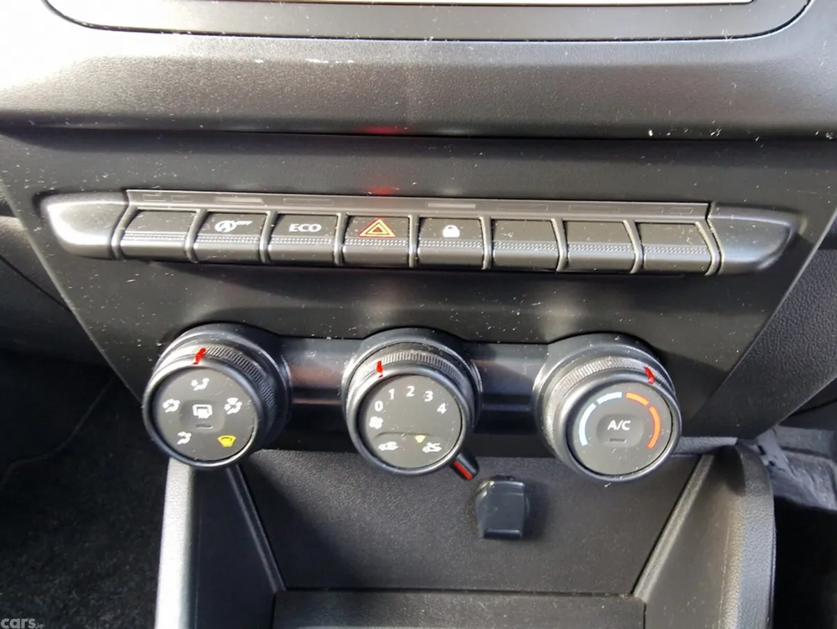 Dacia Duster MPV, Petrol, 2023, Blue