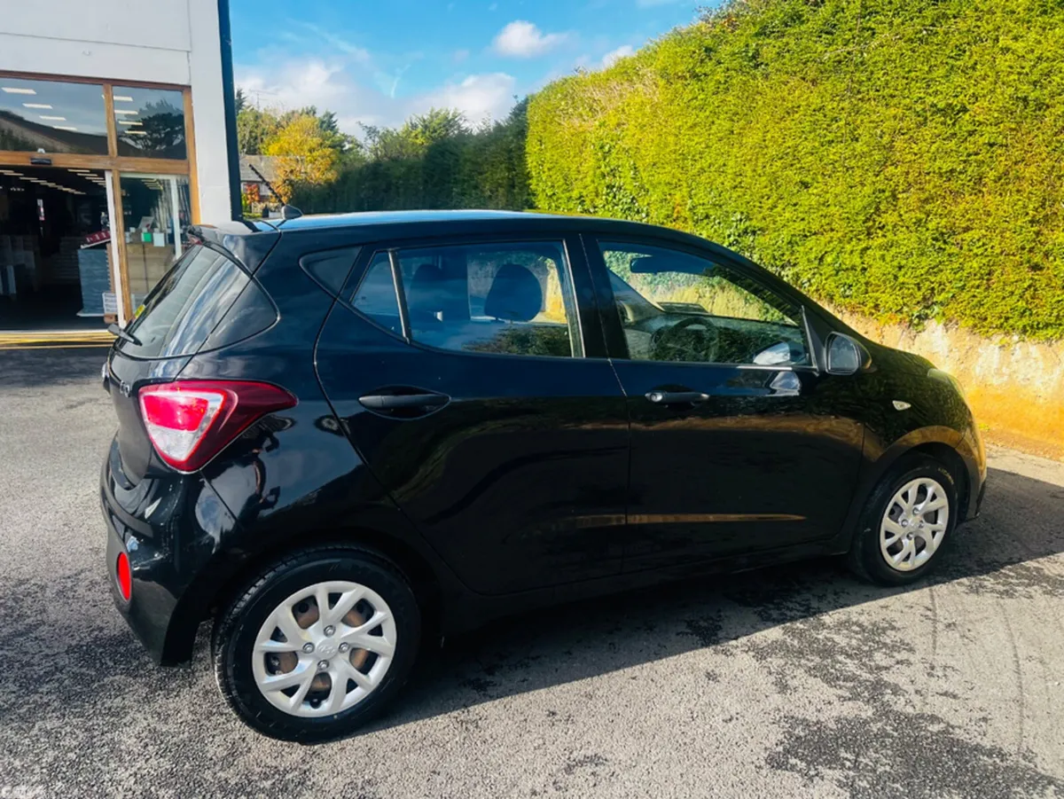 Hyundai i10 Hatchback, Petrol, 2017, Black