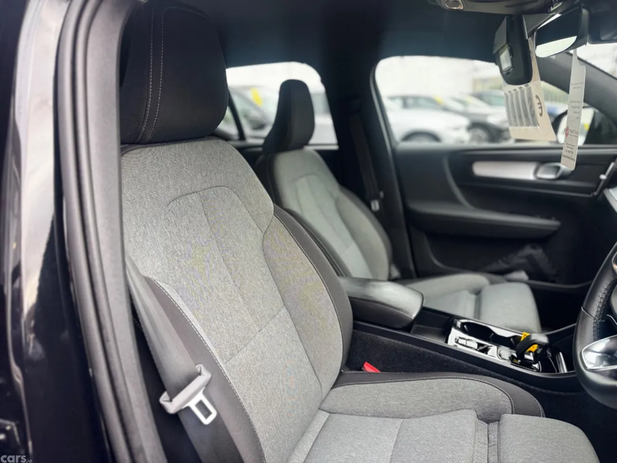 Volvo XC40 Estate, Petrol Plug-in Hybrid, 2023, Black