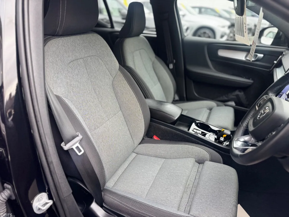 Volvo XC40 Estate, Petrol Plug-in Hybrid, 2023, Black