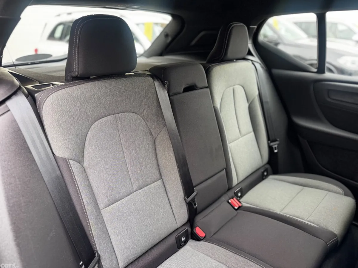 Volvo XC40 Estate, Petrol Plug-in Hybrid, 2023, Black