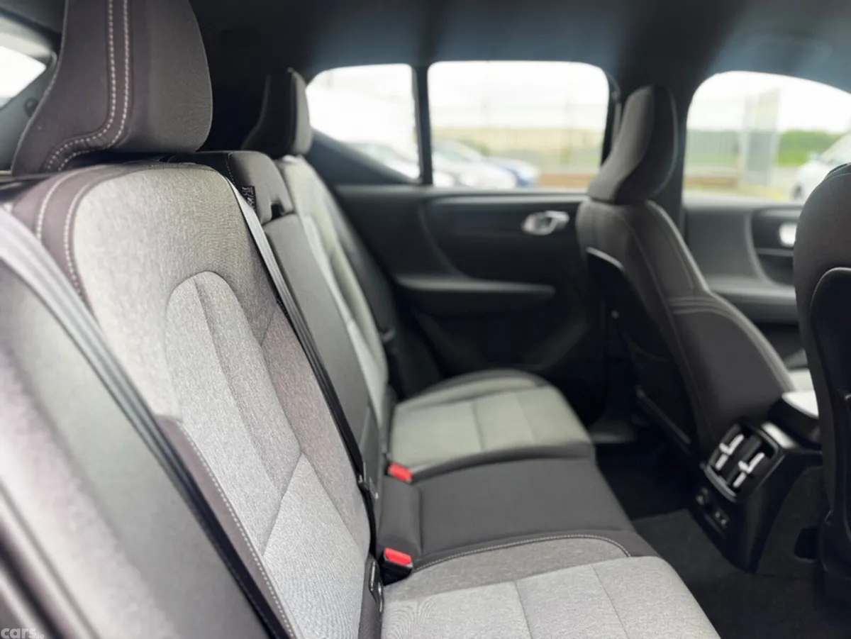 Volvo XC40 Estate, Petrol Plug-in Hybrid, 2023, Black