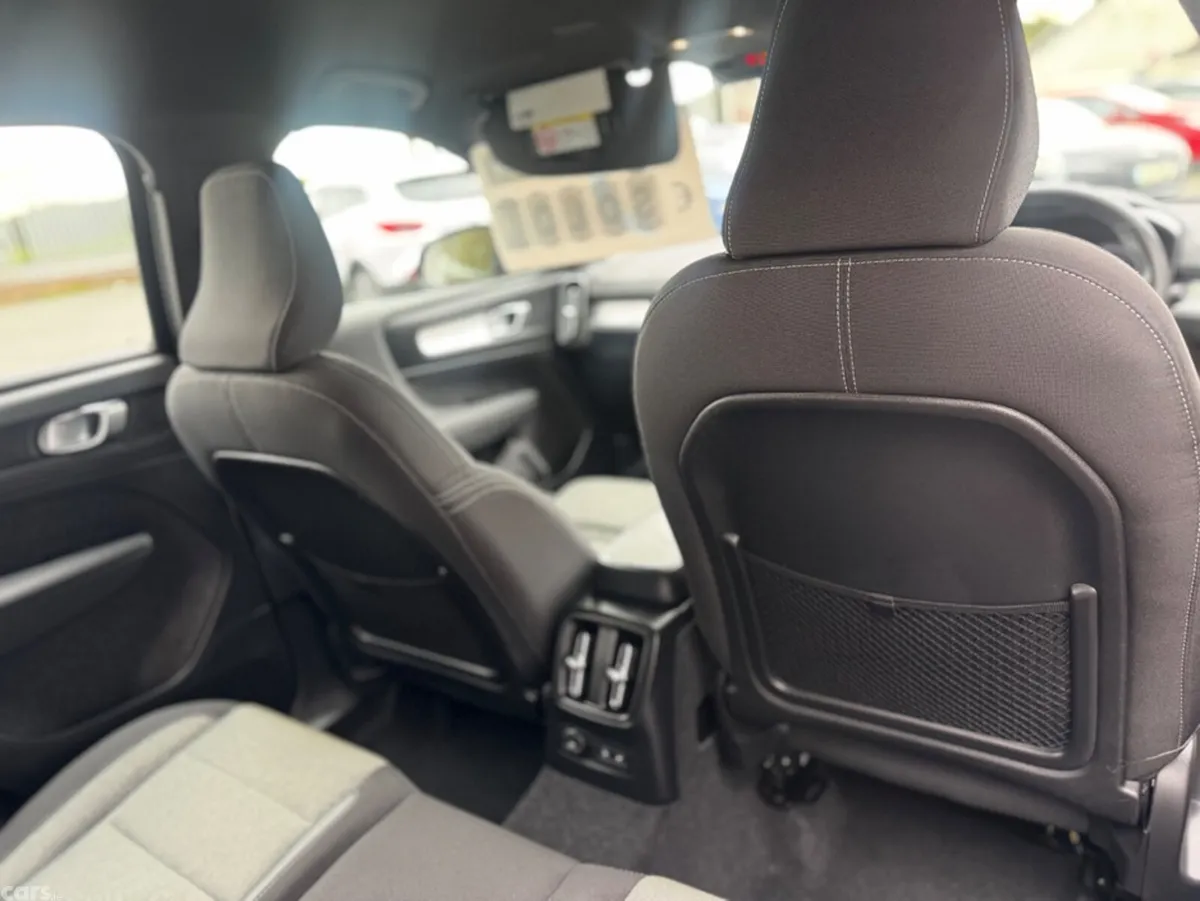 Volvo XC40 Estate, Petrol Plug-in Hybrid, 2023, Black