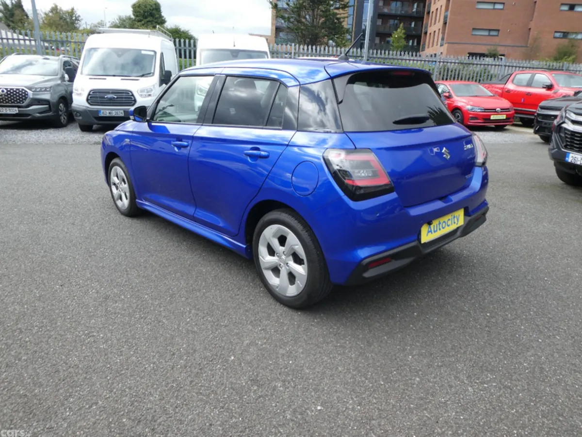 Suzuki Swift Hatchback, Petrol Hybrid, 2024, Blue