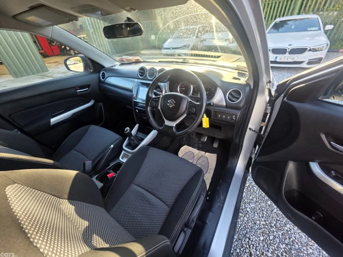 Suzuki Vitara SUV, Petrol, 2016, Silver