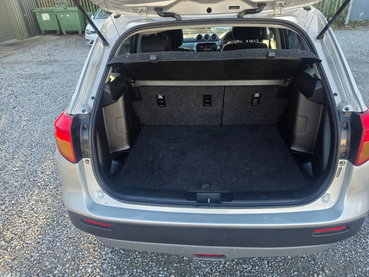 Suzuki Vitara SUV, Petrol, 2016, Silver