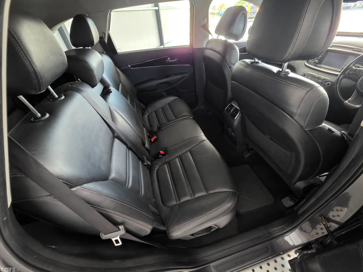 Kia Sorento SUV, Diesel, 2015, Grey