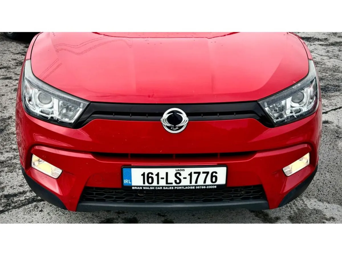 SsangYong Tivoli Hatchback, Diesel, 2016, Red