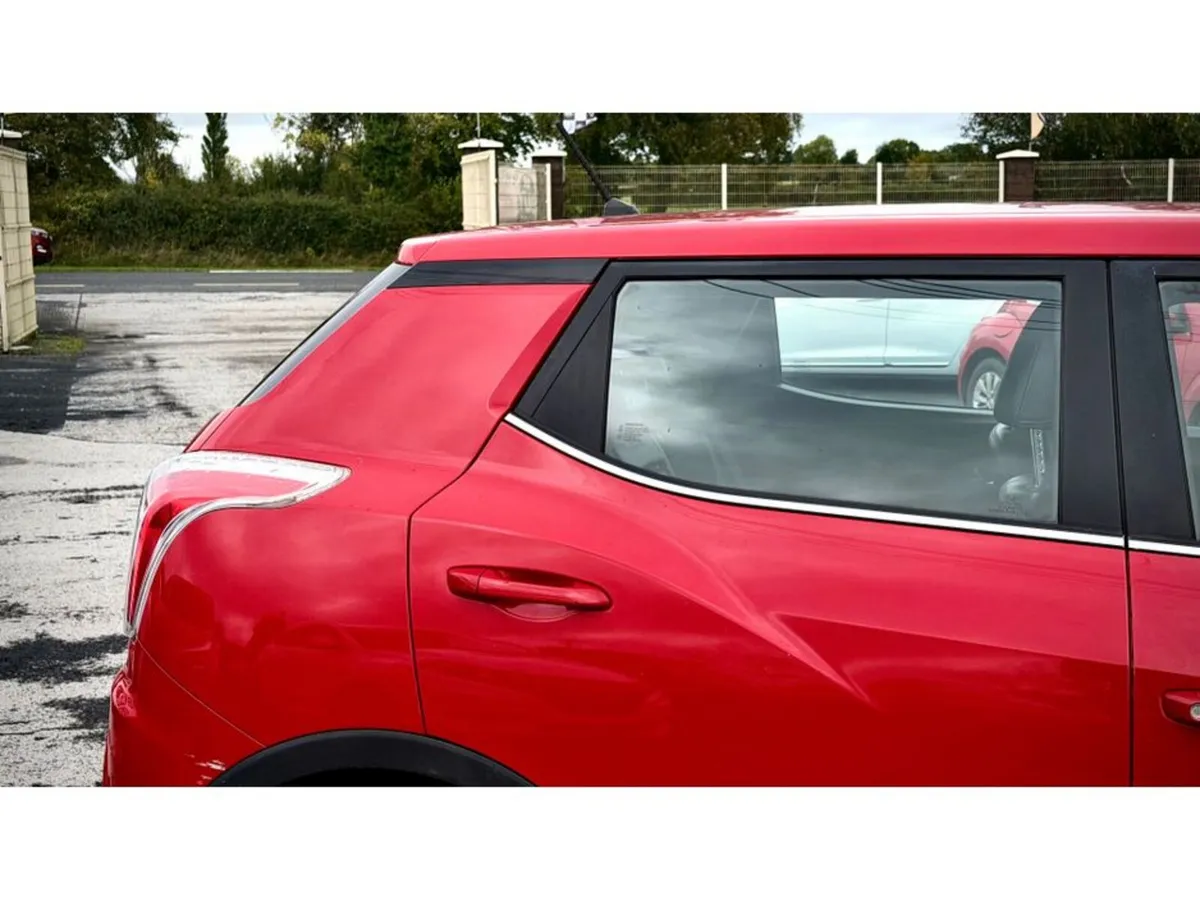 SsangYong Tivoli Hatchback, Diesel, 2016, Red