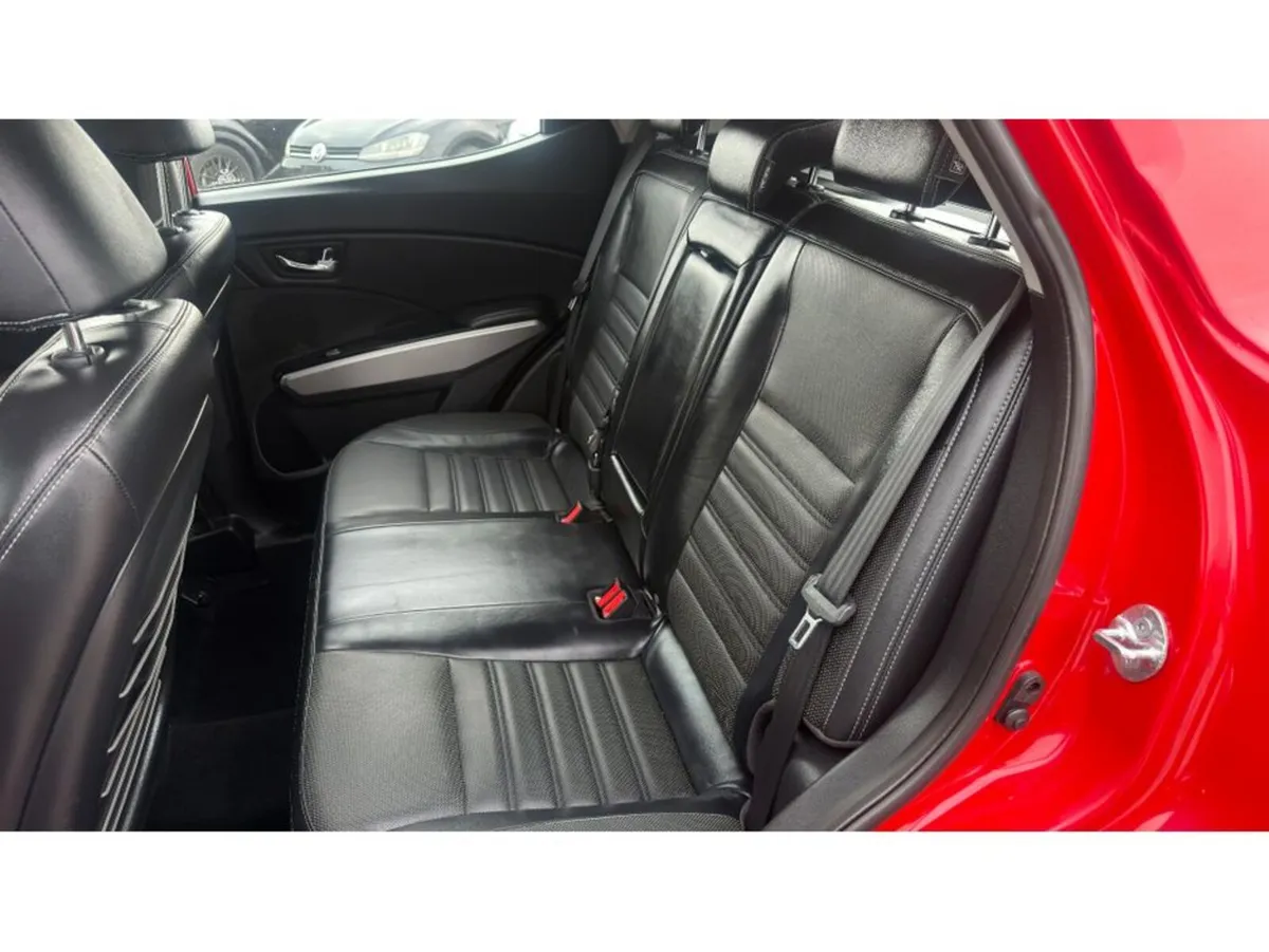 SsangYong Tivoli Hatchback, Diesel, 2016, Red