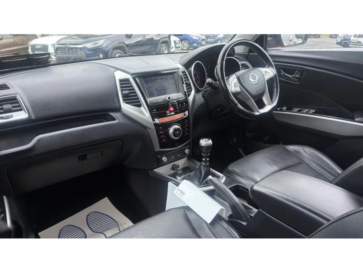 SsangYong Tivoli Hatchback, Diesel, 2016, Red