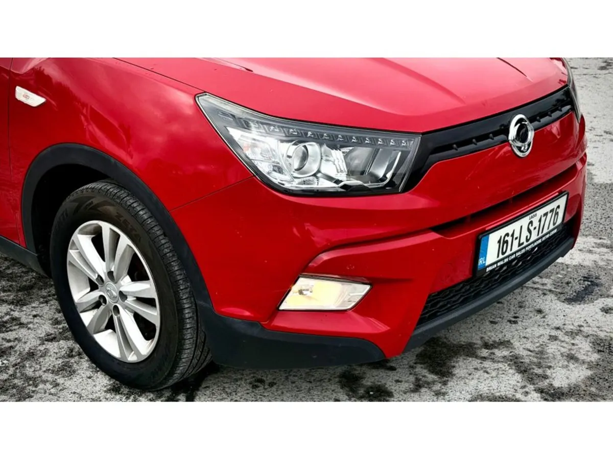 SsangYong Tivoli Hatchback, Diesel, 2016, Red
