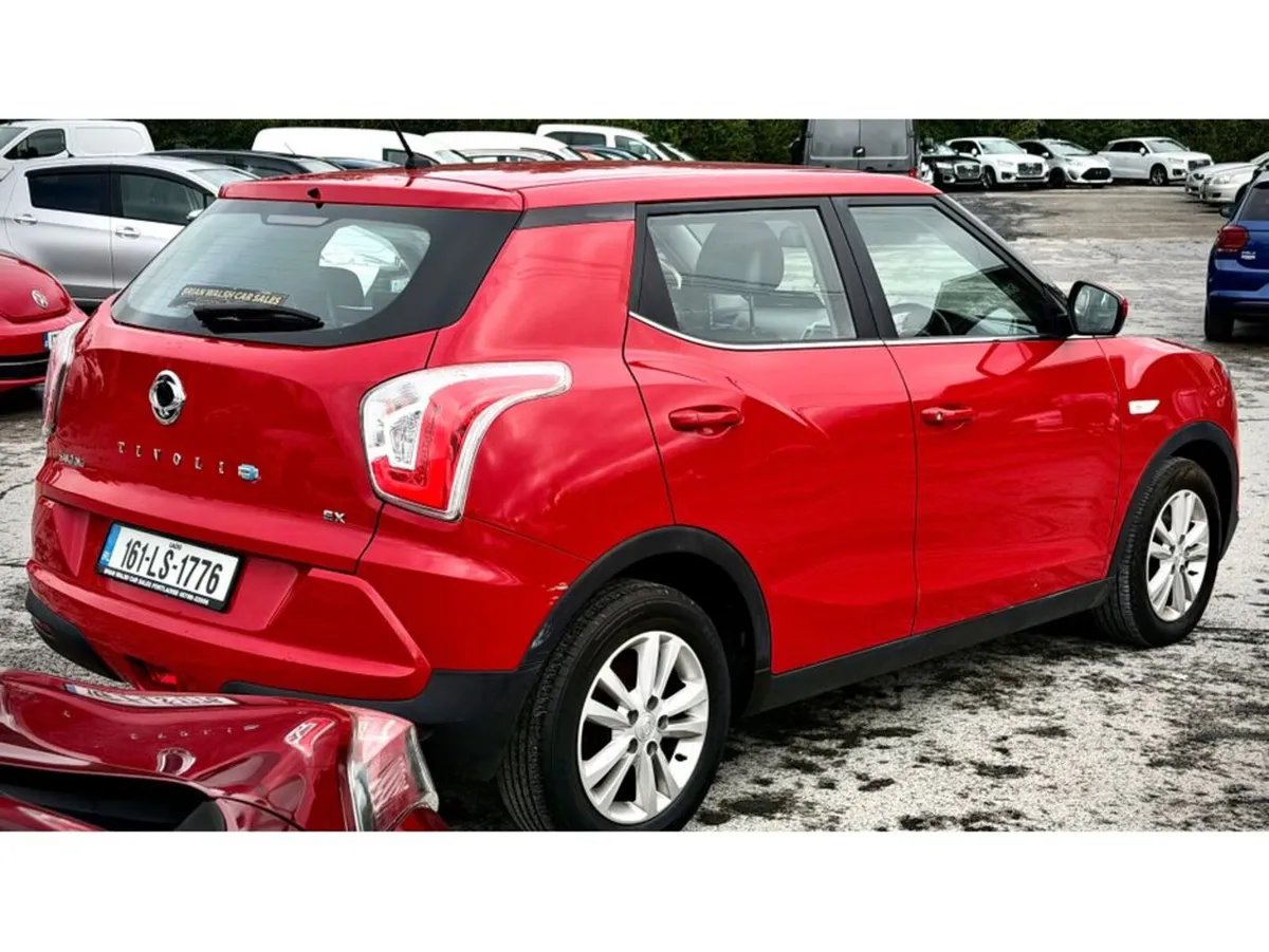 SsangYong Tivoli Hatchback, Diesel, 2016, Red