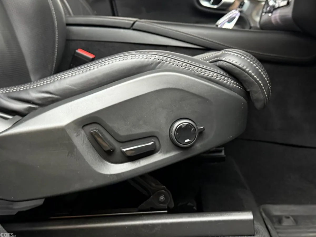 Volvo XC90 SUV, Petrol Plug-in Hybrid, 2024, Grey