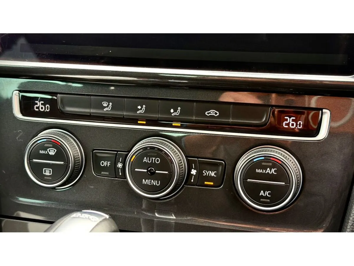 Volkswagen Golf Hatchback, Petrol, 2019, White