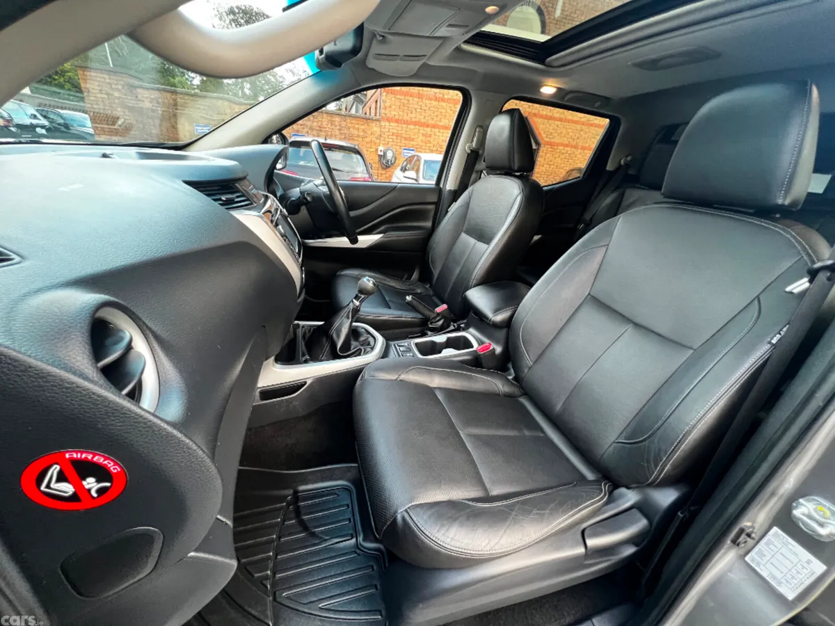 Nissan Navara Pick Up, Diesel, 2016, Grey