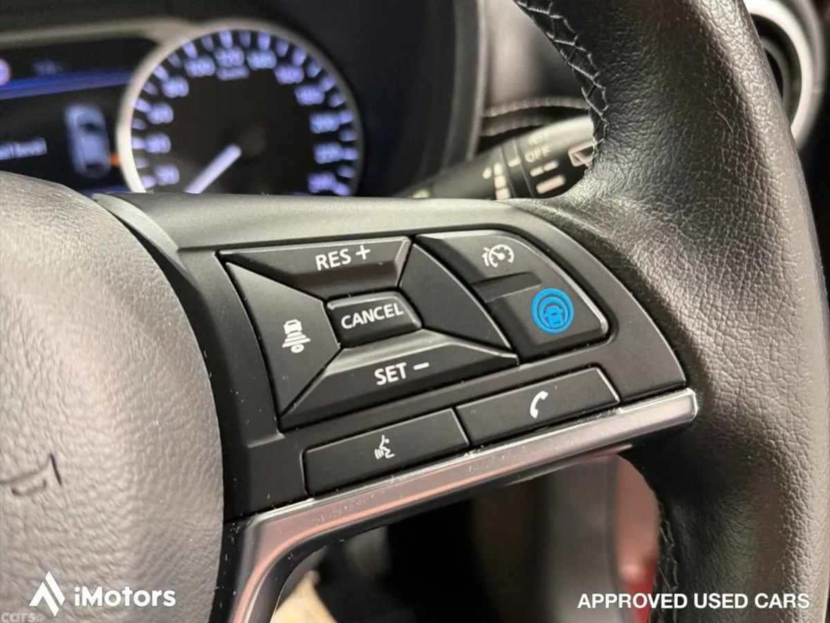 Nissan Juke SUV, Petrol Hybrid, 2024, Red