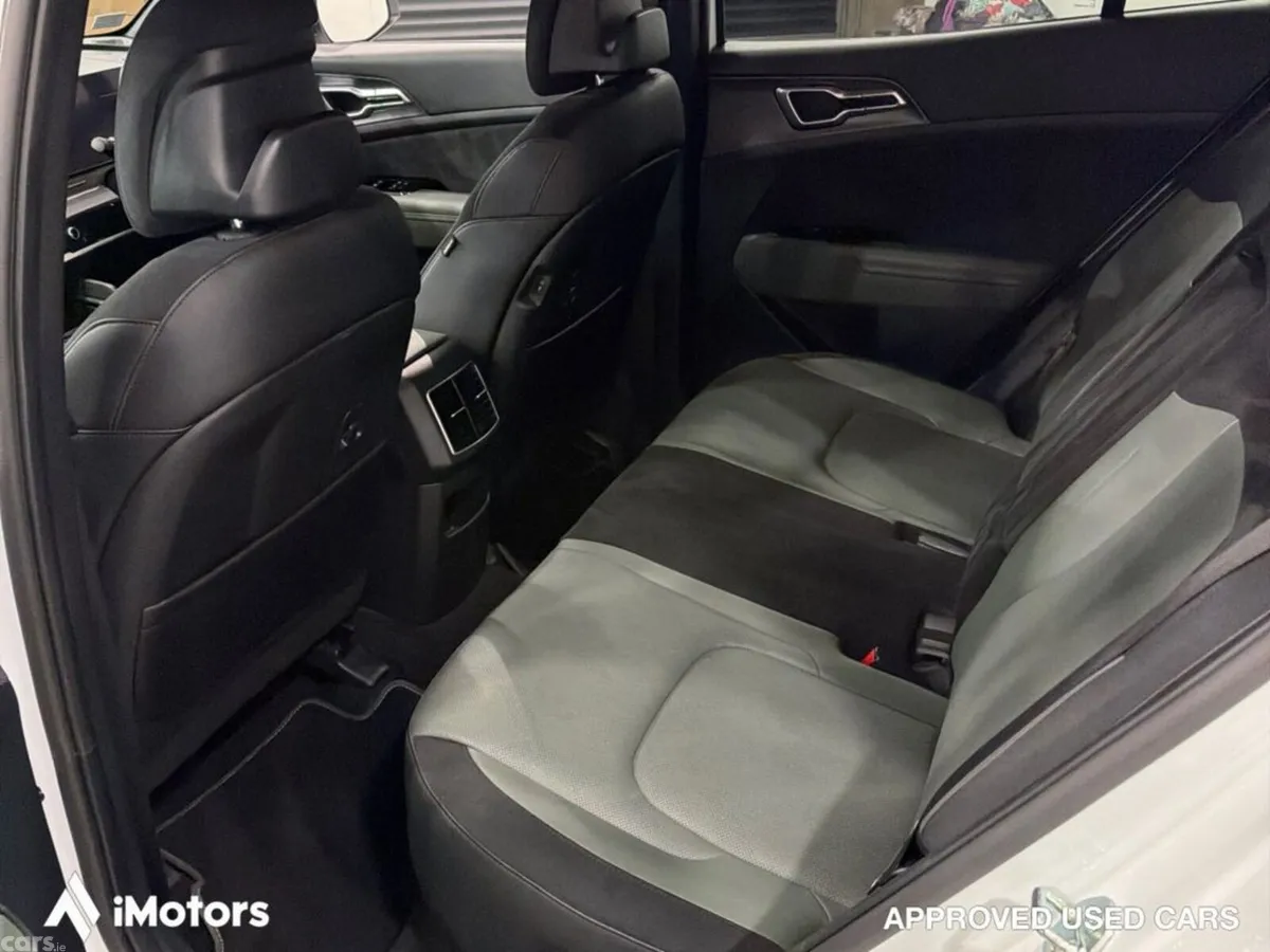 Kia Sportage SUV, Petrol Hybrid, 2026, White