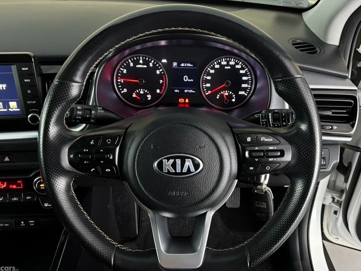 Kia Stonic Hatchback, Petrol, 2020, White