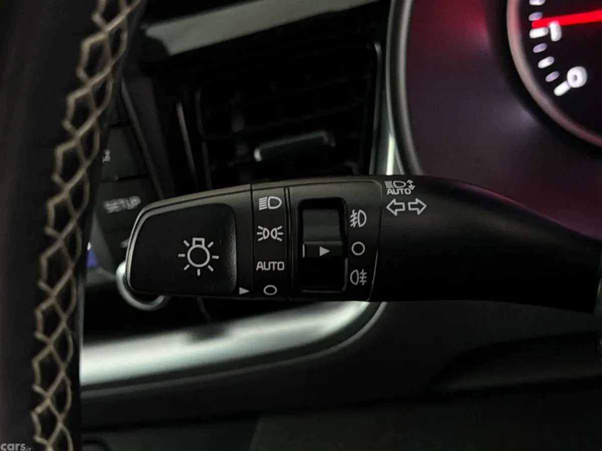 Kia Stonic Hatchback, Petrol, 2020, White
