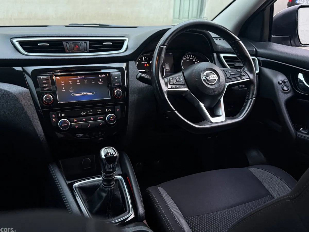 Nissan Qashqai MPV, Diesel, 2019, Grey