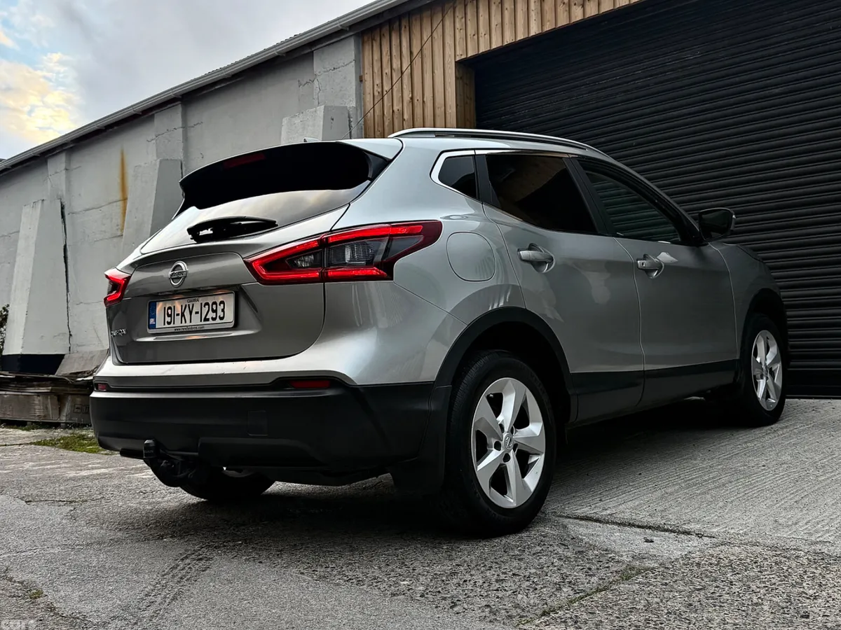 Nissan Qashqai MPV, Diesel, 2019, Grey